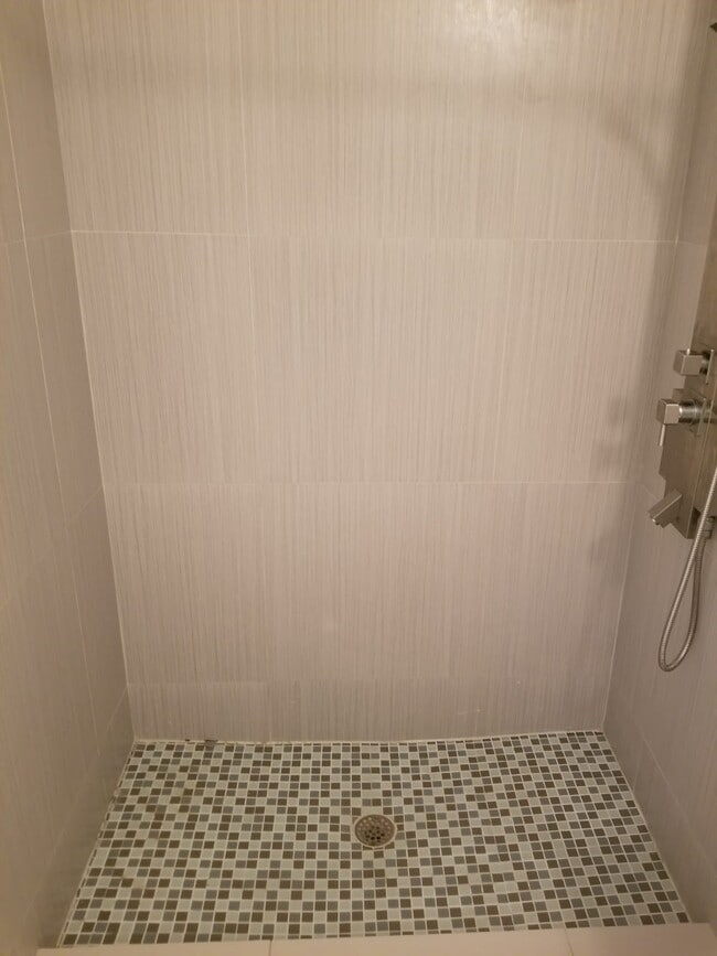 Building Photo - 1419 West Ave