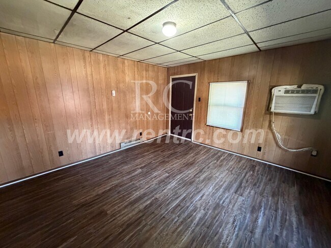 Building Photo - 1307-C Lape-