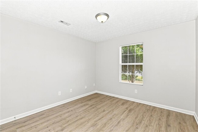 Building Photo - 9471 Bogey Ct