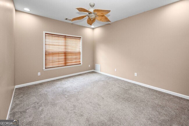 Building Photo - 317 Granite Way