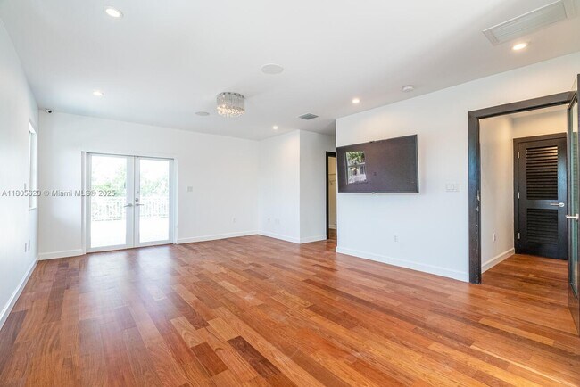 Building Photo - 1130 Lugo Ave