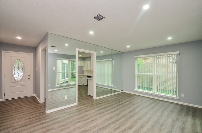 Building Photo - 7703 Quail Meadow Dr