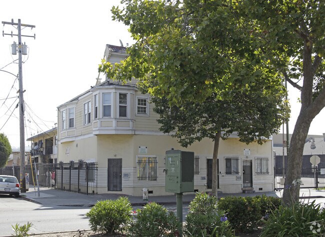 Building Photo - 8500 International Blvd