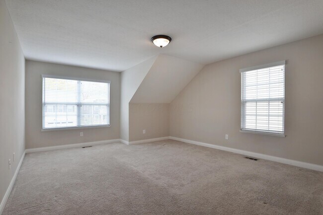 Building Photo - 1412 Leesland Dr