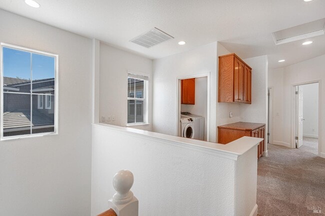 Building Photo - 525 Sauvignon Pl