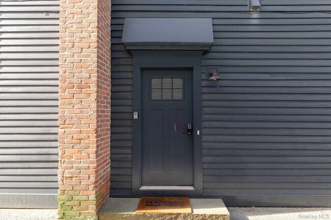 Building Photo - 44 Main St