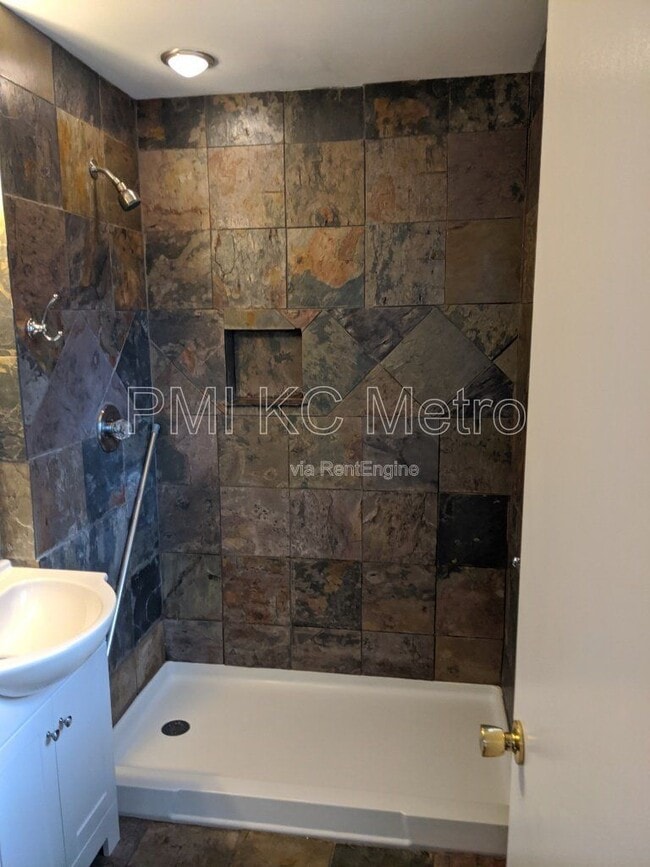 Building Photo - 3207 NE 48th Terrace