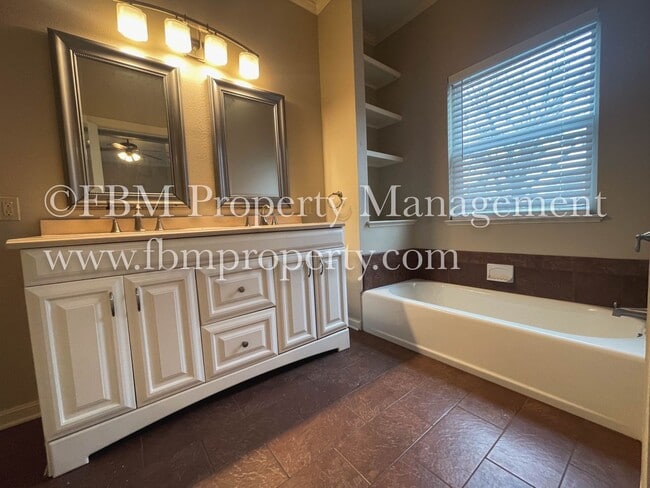 Building Photo - 1500 Elmwood Ave