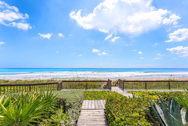 Building Photo - 13 Sloans Curve Dr