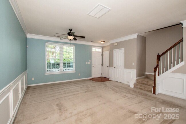 Building Photo - 9366 Greenheather Dr