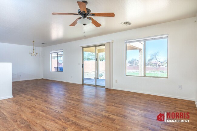 Building Photo - Spacious Home in Magic Ranch in Florence