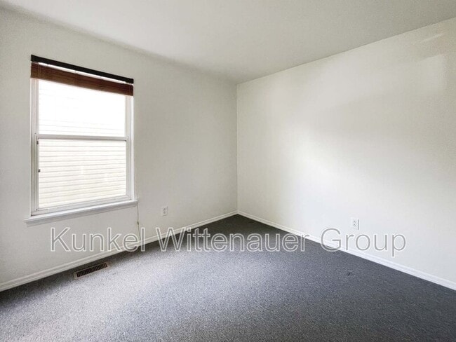 Building Photo - 2746 Brookrun Dr