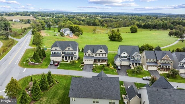 Building Photo - 7147 Starmount Ct