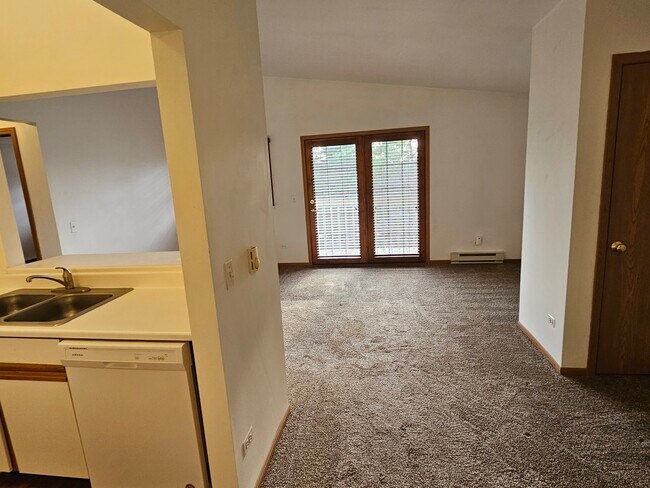 Building Photo - 330 Leah Ln