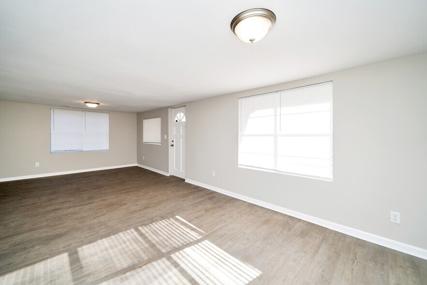 Building Photo - 6016 New Castle Rd