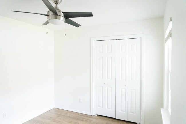 Building Photo - 2861 Panhandle Dr