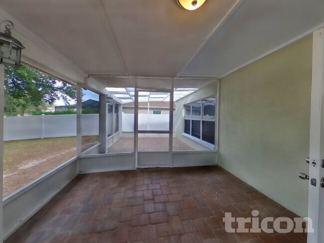 Building Photo - 2511 Brownwood Dr