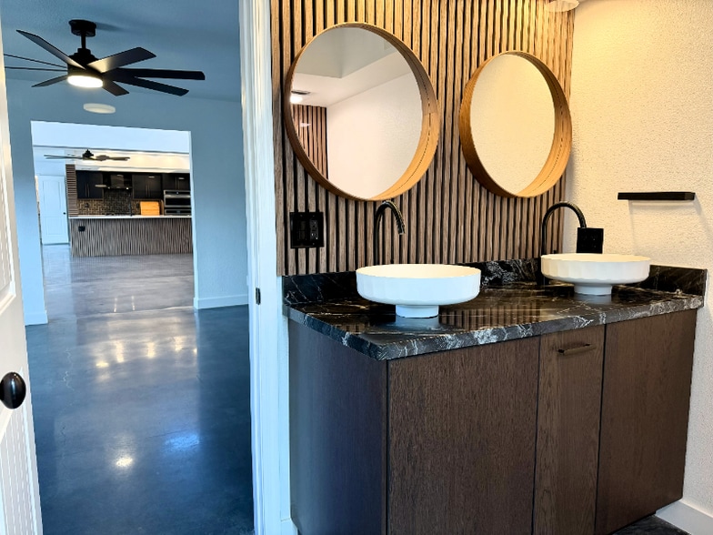 Building Photo - 9410 N 36th St