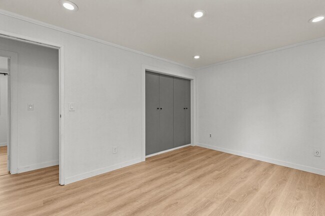 Building Photo - 4Bd Bothell Home!