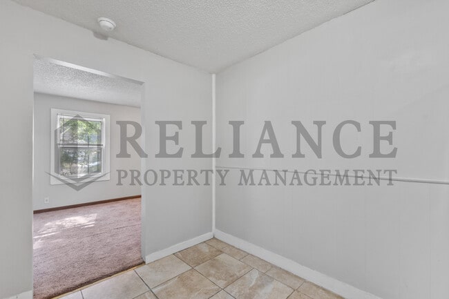 Building Photo - 217 S Kansas St