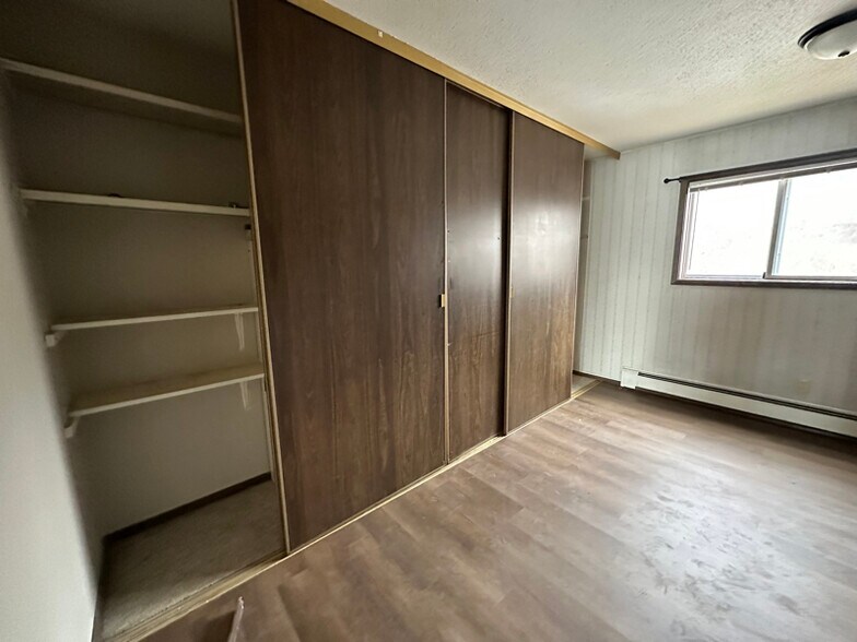 Building Photo - 711 Meadow Ln Ct