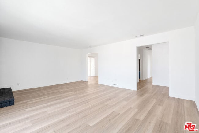 Building Photo - 1020 Larker Ave