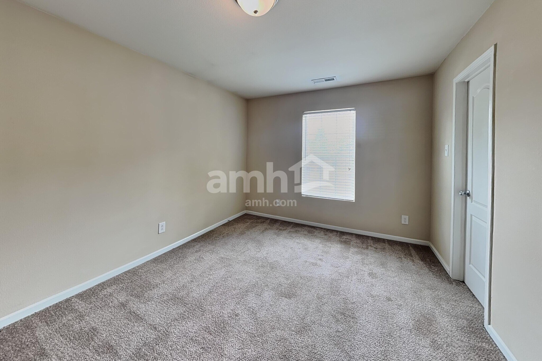 Building Photo - 1320 Perga Ct