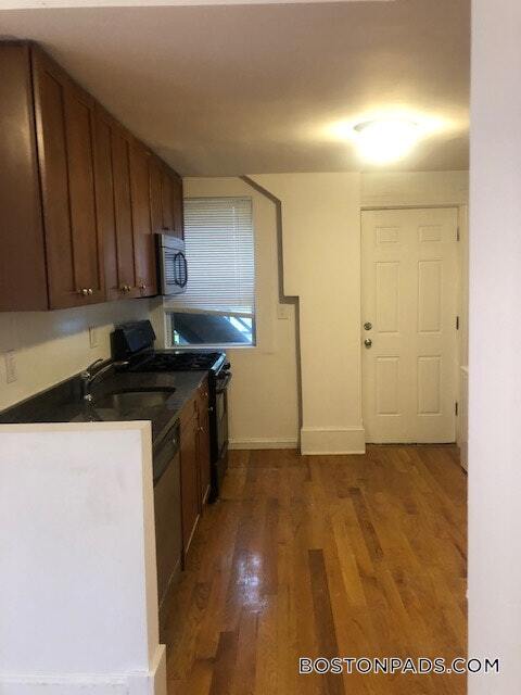 Building Photo - 33 Algonquin St