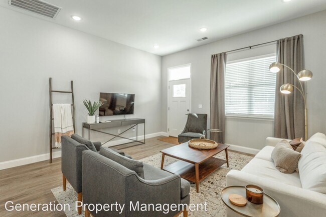 Building Photo - 4 br, 3.5 bath House - 591 Strong Avenue