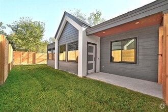 Building Photo - 503 Thelma Dr