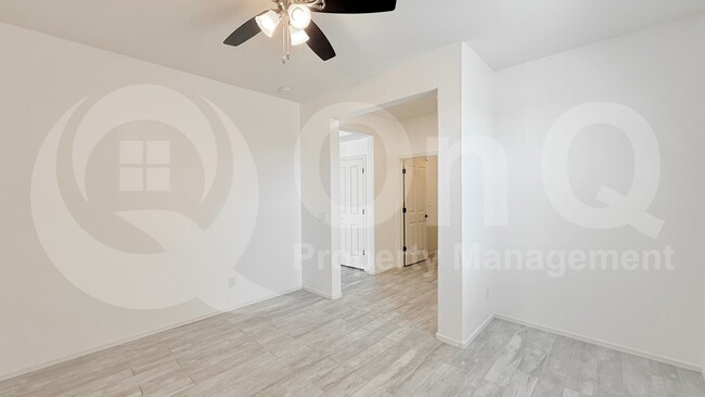 Building Photo - 40633 W Helen Ct
