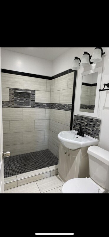 Building Photo - 3731 E 9th St