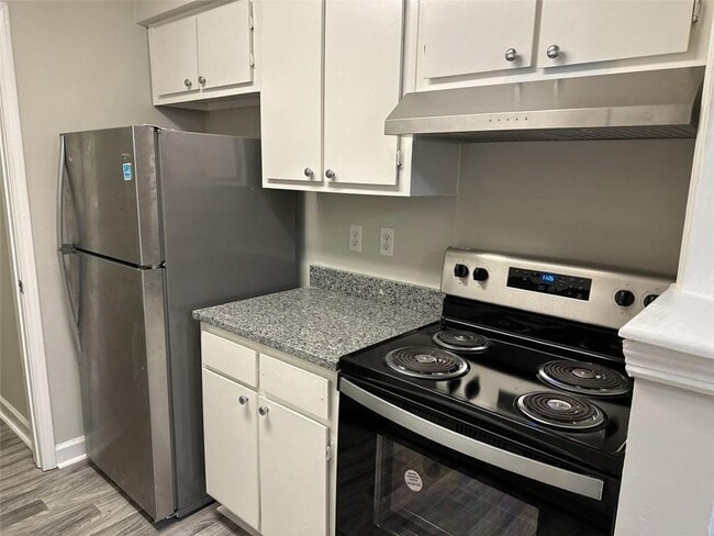 Building Photo - 1705 Wingate Way