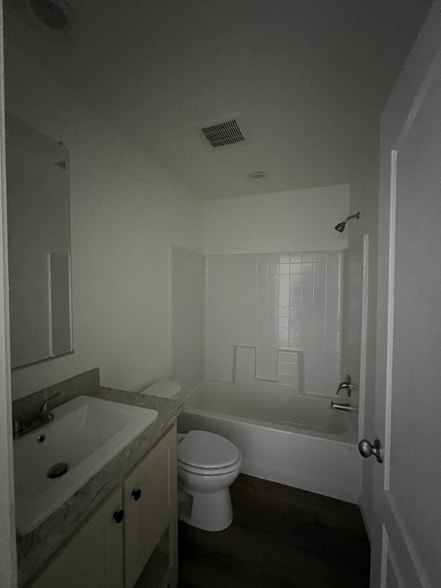 Building Photo - 2000 E Frontier Ave