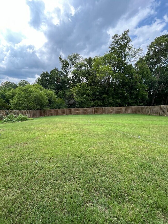 Building Photo - Bentonville Willowbrook Farms 4 Bedroom Home!