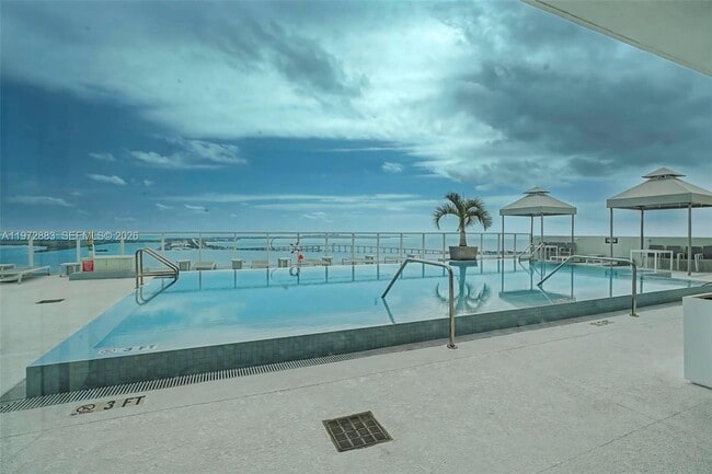 Building Photo - 218 SE 14th St