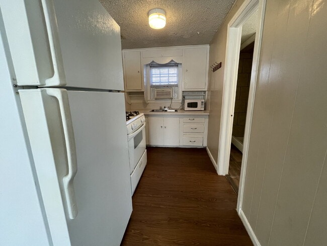 Building Photo - Cozy & Convenient Living in Tech Terrace!