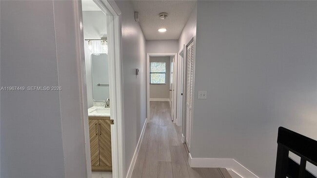 Building Photo - 223 Lakeside Cir