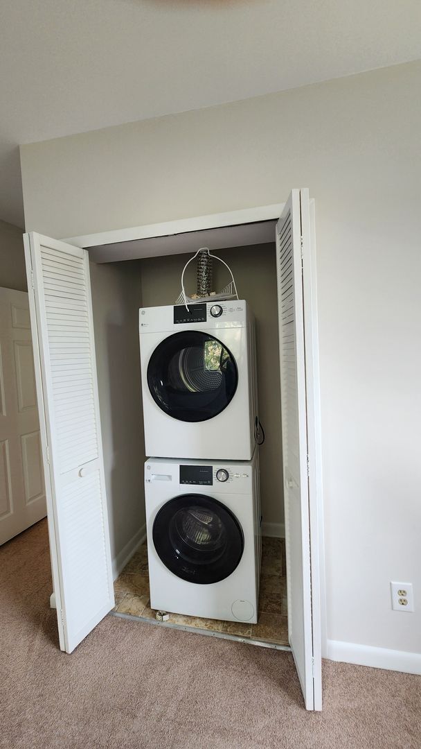 Building Photo - Affordable Condo with New Kitchen and Bath