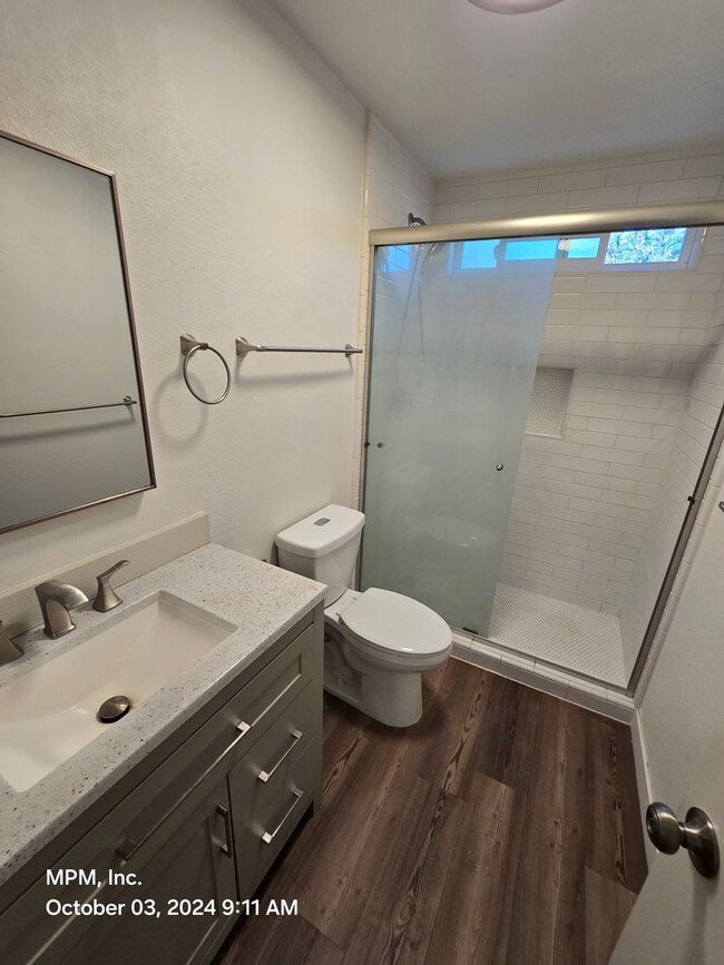 Building Photo - 419 Crocker St