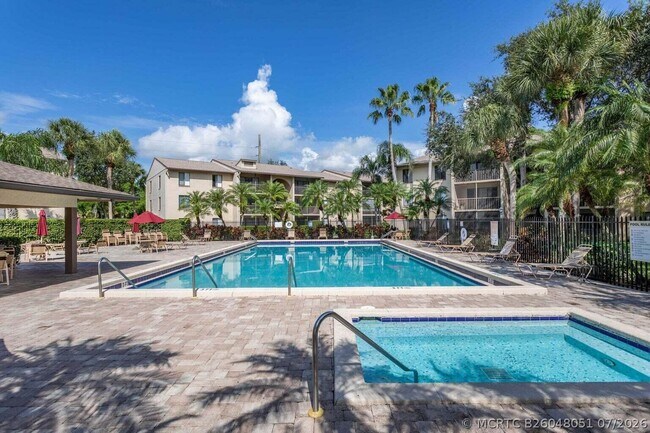 Building Photo - 205 Foxtail Dr