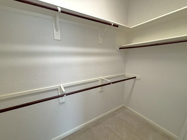 Building Photo - 19538 Piney Lake Dr