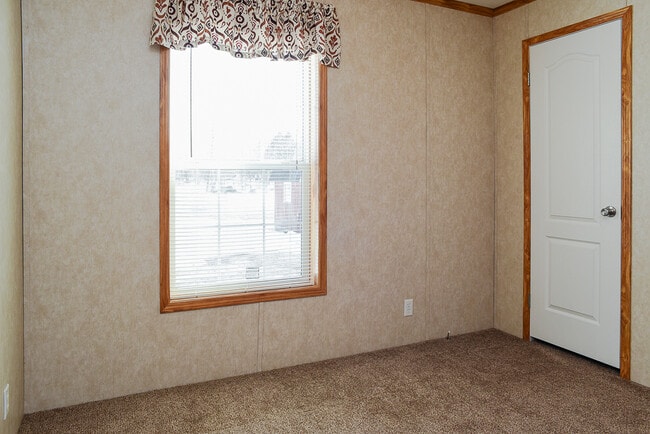 Building Photo - 900 Boothby Rd