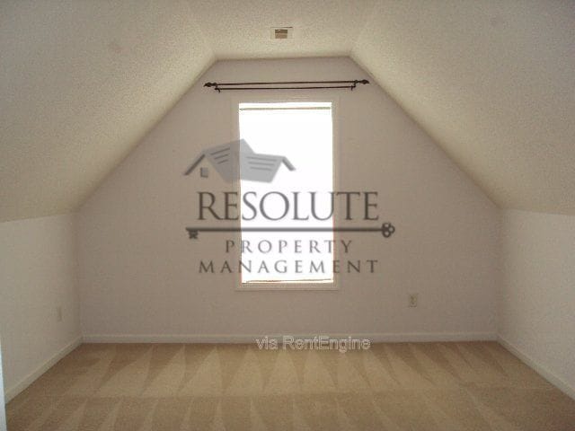 Building Photo - 404 Onondaga Ct