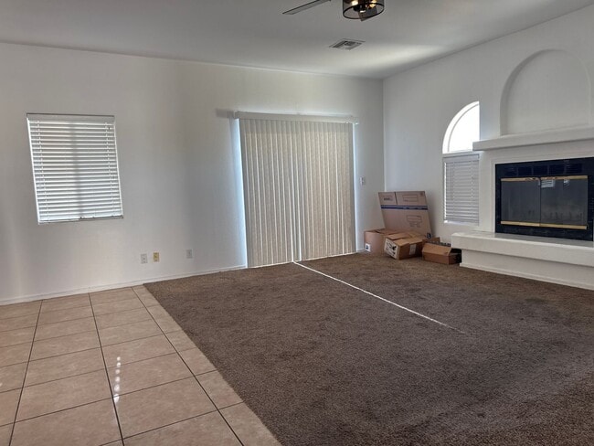 Building Photo - 2834