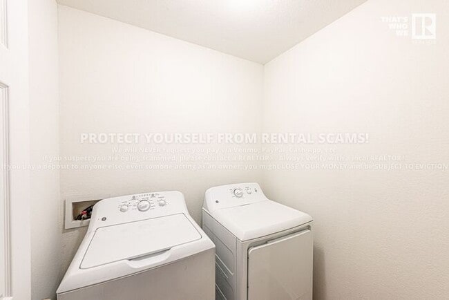 Building Photo - 2280 Bunker Ln