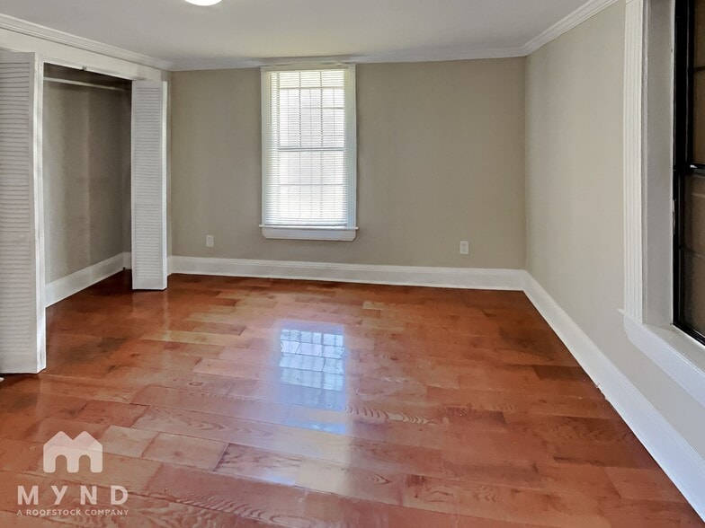 Building Photo - 1337 S Hairston Rd