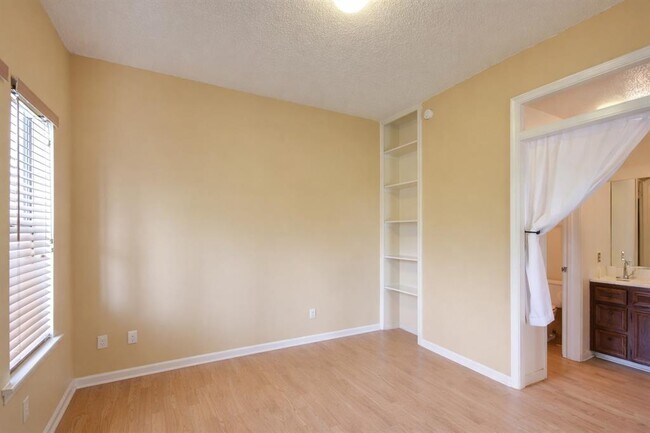 Building Photo - 3115 Tom Green St
