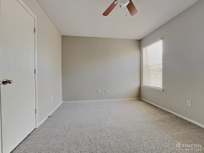 Building Photo - 2637 Ensenada Ln