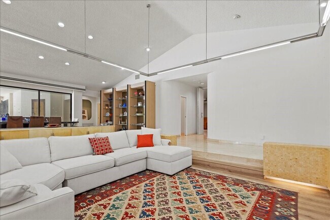 Building Photo - 5304 Woodlands Blvd